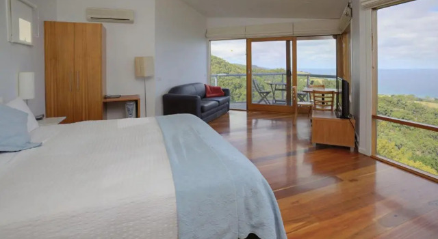 Студия Chriss Beacon Point Restaurant & Villas