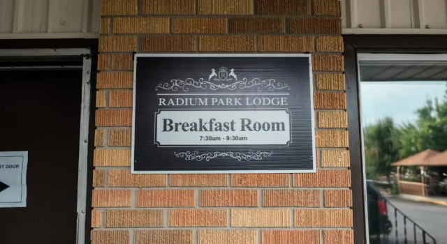 Radium Park Lodge, Забронировать Мини-отель Отели Рейдиум-Хот-Спрингса с бассейном, Бассейн
