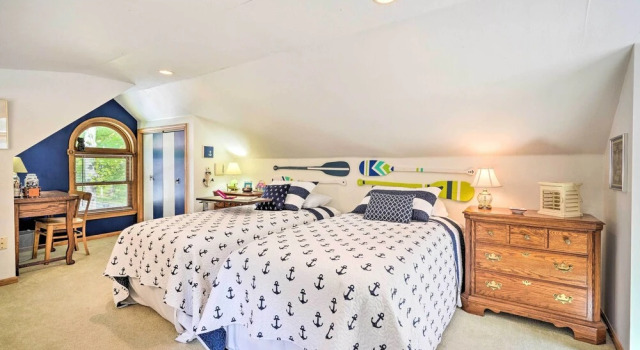 Коттедж Darling Cottage ~ 1 Mi to Lake Erie Beach!