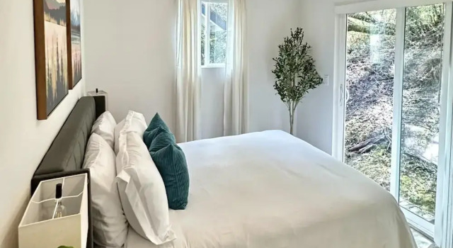 Charming Coastal 4BR Home Near Columbia River, Prenota Hotel Astoria 