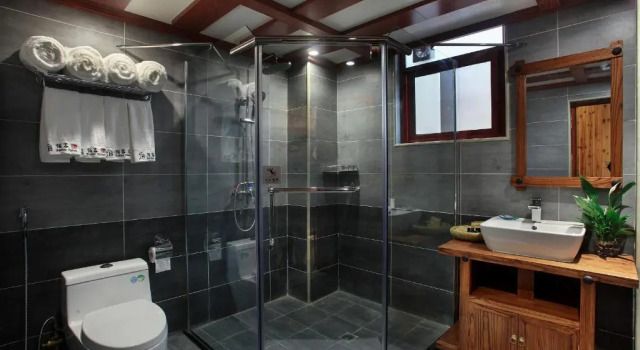 Семейный номер Standard с балконом Baike Boutique Hotel