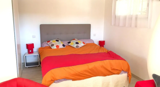 Studio in Vence, With Wonderful City View, Private Pool, Enclosed Gard
