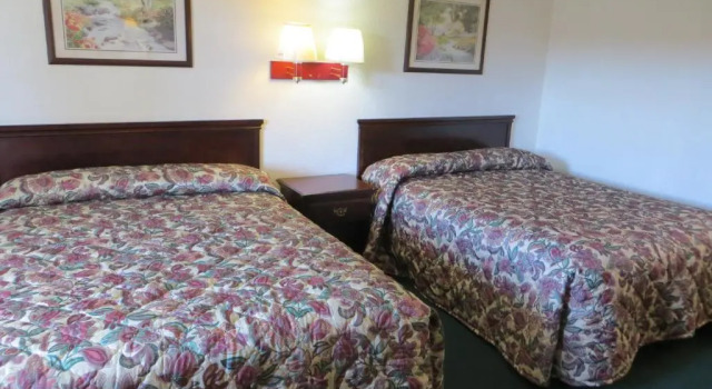 Четырёхместный номер Standard Capri Motel