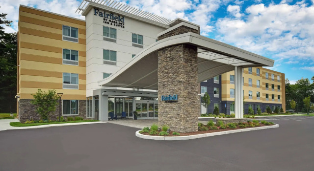 Fairfield Inn & Suites by Marriott Mansfield, Varaa Hotelli Hotellit New England uima-altaalla, Uima-allas