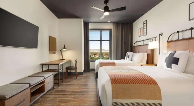 Четырёхместный номер Standard Origin Westminster a Wyndham Hotel