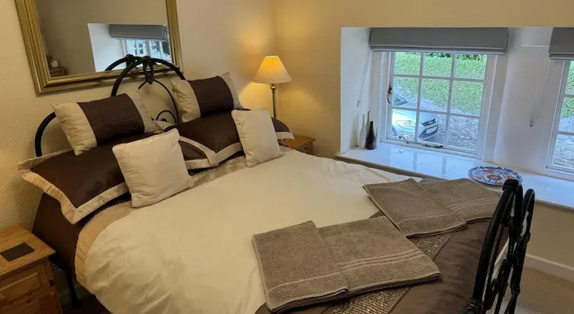 Superbly Appointed 3 Bedrooms and 3 Bathrooms, Rezervasyon Tatil Evi Merseyside villalar, Villa