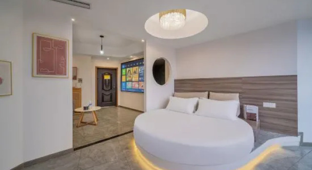 Люкс Lianci Yike Hotel (Chongqing Ciqikou Subway Station)