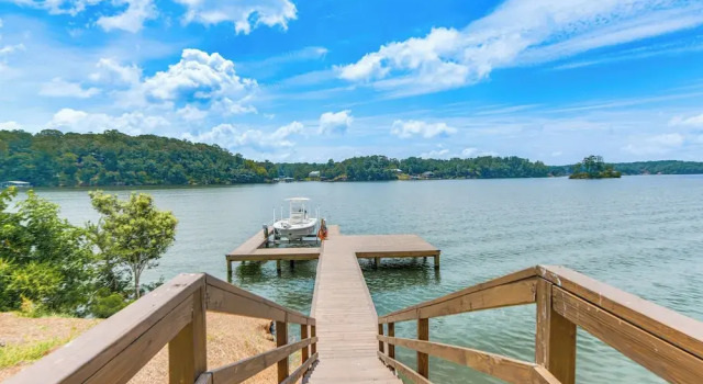 Коттедж Waterfront Alexander City Home w/ Private Dock!