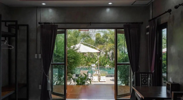 Двухместный номер Standard с видом на бассейн The Loft Panwa Resort