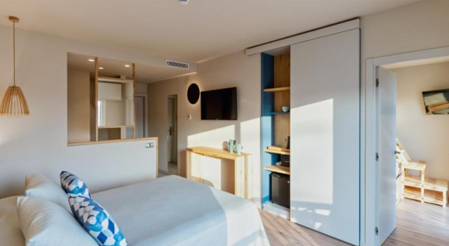 Семейный номер Deluxe Hotel Maritim 4 Superior