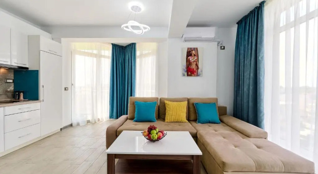 Sunshine 1 BR Apartment Spa n Pool Beach resort