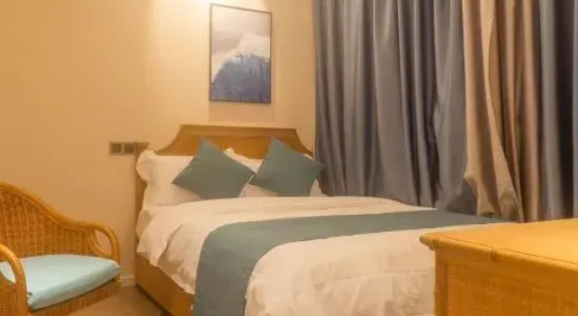 Люкс с 3 комнатами с видом на сад Wanning Shan Yuehai Hotel (Riyue Bay Branch)
