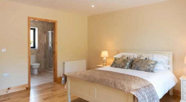 Коттедж Luxury 4 Bedroom Holiday Home Overlooking the sea on Valentia Island
