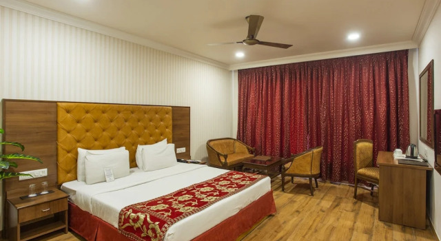 Номер Classic The Grand Regency