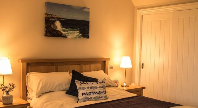 Clach Gorm, Book Hotel Back Isle of Lewis