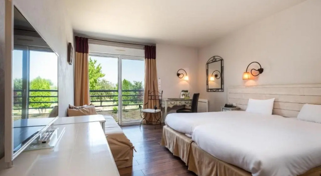 Номер Privilege Logis Hôtel & Restaurant Lermitage