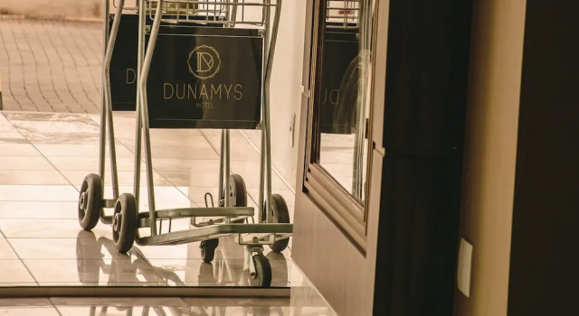 Hotel Dunamys Curitiba, Забронировать Отель Отели Параны с бассейном, Бассейн