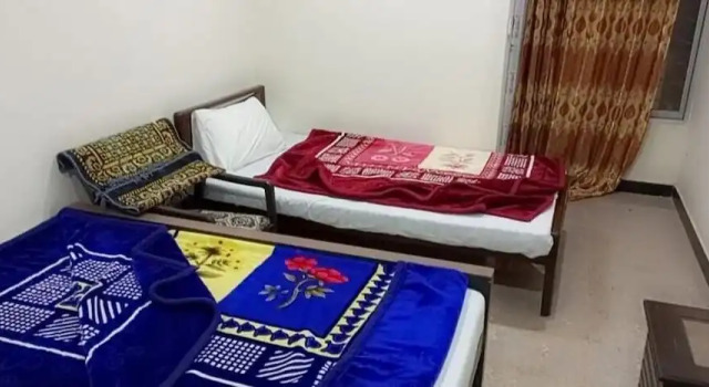 Hotel Grand Arham, Book Hotel Hoteller i Rawalpindi med parkering, Parkering