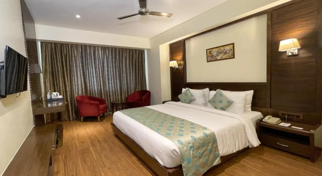 OYO 10192 Hotel Vista Residency, Забронировать Отель Отели Лакхнау 3 звезды, 3*