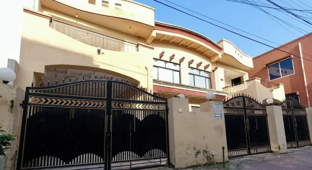 Room-charming B&B in Rawalpindi Male ONL, Book Bed and Breakfast Rawalpindi Islamabad