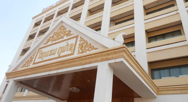Khounxay Hotel, Buchen Sie Hotel Hotels in Provinz Vientiane mit Pool, Schwimmbad