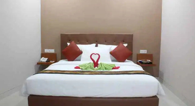 Mr J Suites Hotel Tegal