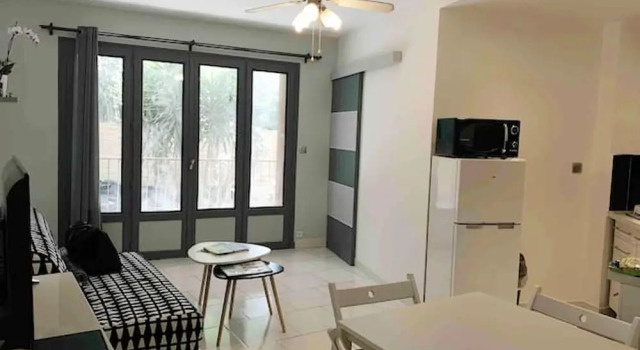 Apartment With one Bedroom in Sanary-sur-mer, With Enclosed Garden and Wifi