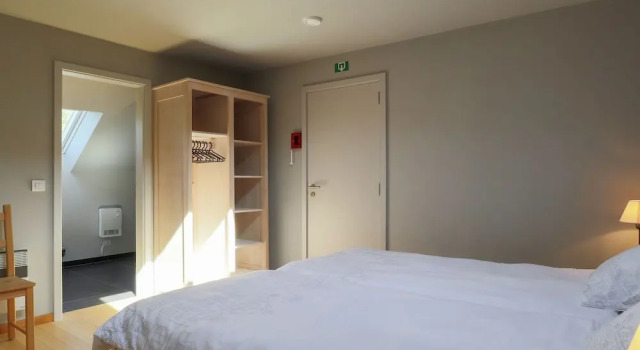 Splendid Holiday Home in Nadrin With Infrared Sauna & Heated Pool, Забронировать Отель Надрин 