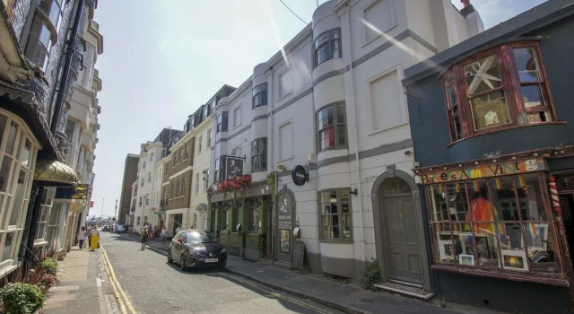 Mucky Duck House Central by Brighton Holiday Lets, Забронировать Отель Отели Исторического графства Суссекса с парковкой, Парковка