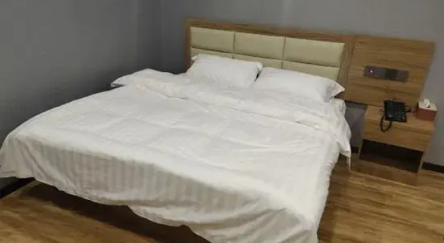 Hefei Xinbaiya E-sports Hotel, Prenota Hotel Hotel a Anhui con parcheggio, Parcheggio