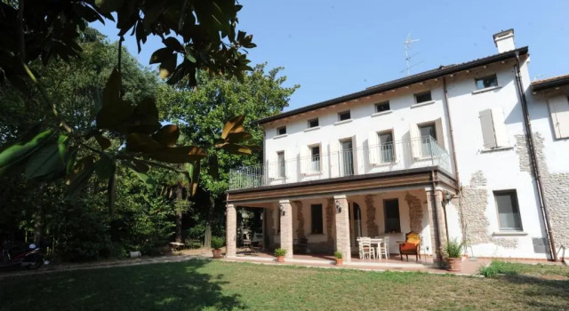 Il Giardino Del Conte Custoza, Book Hotel Hoteller i Marmirolo med parkering, Parkering