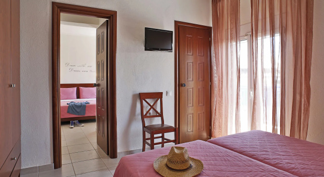 Stratos Hotel