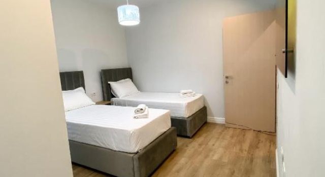 Centrally located Glamorous Bright APT near Bazaar