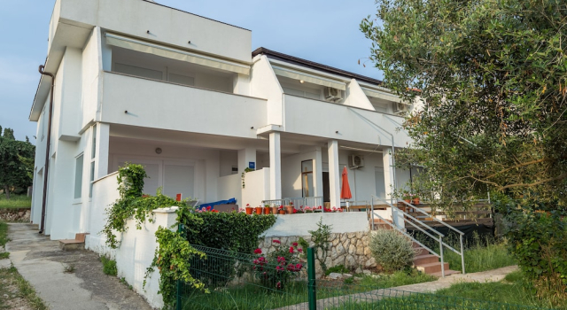 Apartments by the Sea Semy