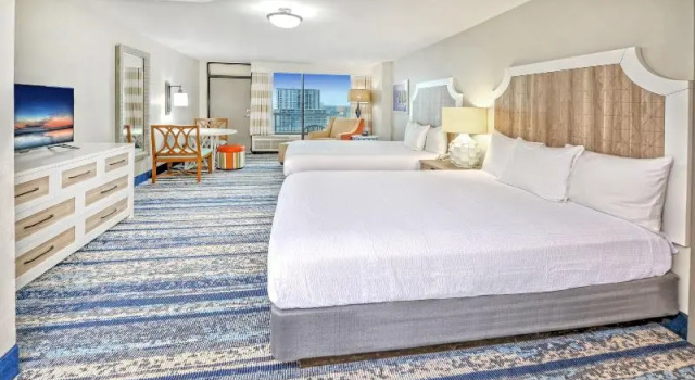 Четырёхместный номер Standard с балконом и с частичным видом на океан Bahama House - Daytona Beach Shores