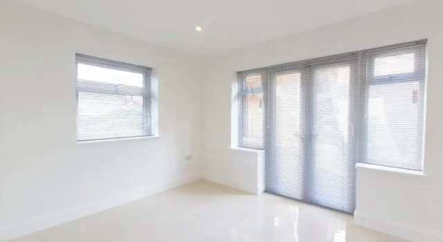 Bridge Road - Room 1