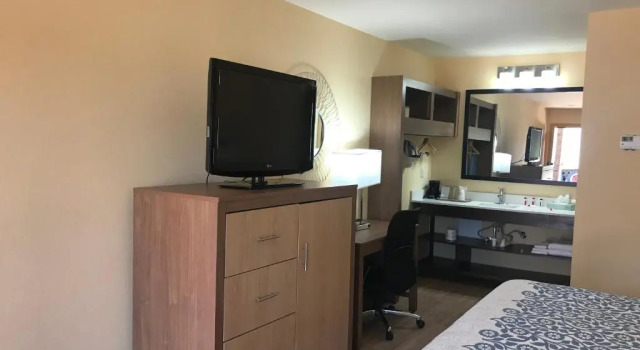 Номер Standard Days Inn by Wyndham Batesville