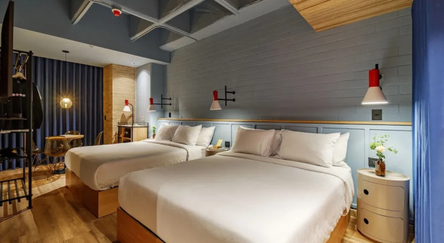 Четырёхместный люкс The Somos Bold Hotel