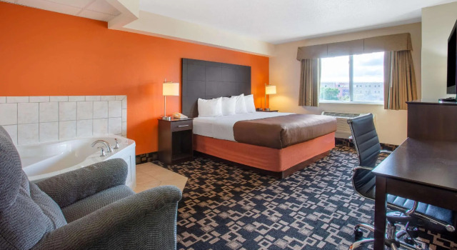 Двухместный номер Deluxe AmericInn by Wyndham Wausau