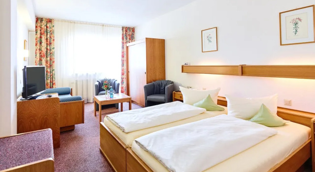 Трёхместный номер Standard с балконом Hotel Merian Rothenburg