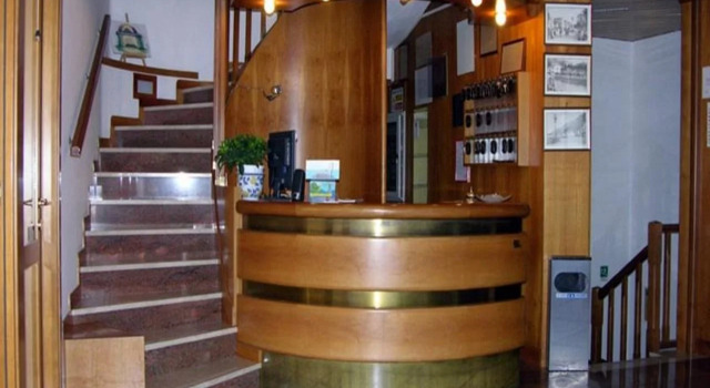Hotel Eden, Забронировать Отель Отели в центре Тосколано-Мадерно с завтраком, отели в центре Тосколано-Мадерно с завтраком
