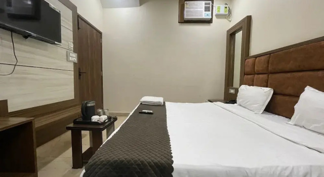Monga Dreams 120 Mtrs from Golden Temple, Varaa Hotelli Hotellit Punjab pysäköinnillä, Pysäköinti