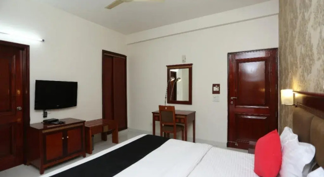 The Luxotica by OYO Rooms, Varaa Hotelli Gurgaon 