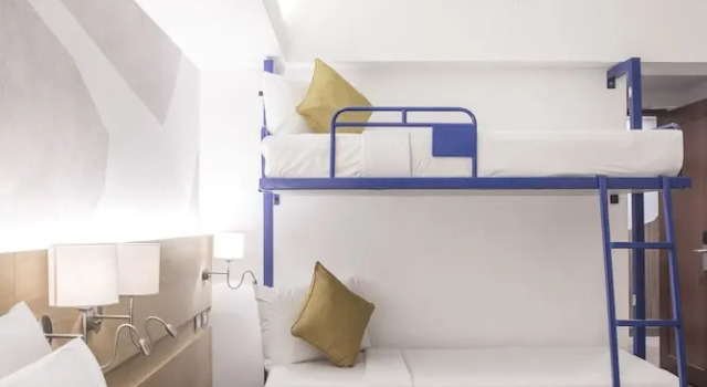 Четырёхместный семейный номер Standard TRYP by Wyndham Mall of Asia Manila