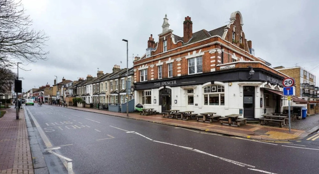 Tranquil Putney, Забронировать Отель Лондон Большой Лондон, рядом с Природный заповедник London Wetland Centre