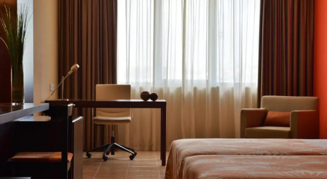 Одноместный номер Standard с видом на бассейн Pestana Trópico