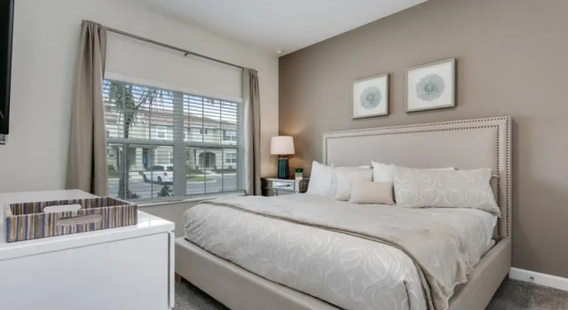 Rent a Luxury Townhome on Storey Lake Resort, Minutes From Disney, Orlando Townhome 3224, Varaa Hotelli Kissimmee Kissimmee