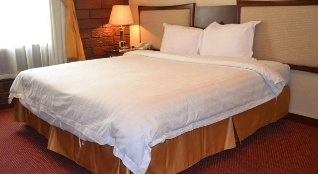 Bilqase Throne Hotel