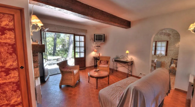 Superb Character House Near the Lovely Village of Tourtour, Забронировать Отель Отели Вара с бассейном, Бассейн