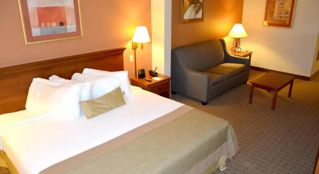 Люкс Wingate by Wyndham West Monroe